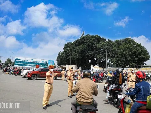 Thủ tướng yêu cầu không gây khó người dân về quê ăn Tết