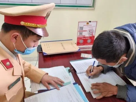 Hà Nội: Xử lý nhiều "cò mồi" chèo kéo khách tại chùa Hương