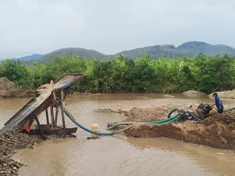 Bình Thuận: Nhức nhối nạn khai thác cát trái phép