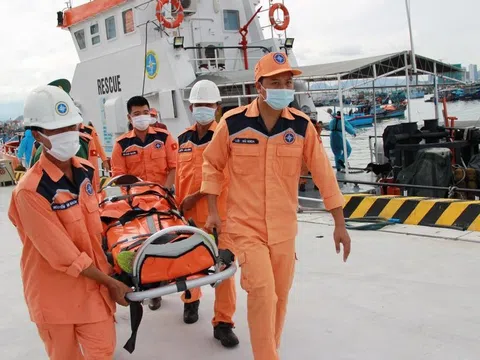 Cứu nạn một thủy thủ bị bệnh hoang tưởng, đưa vào bờ điều trị kịp thời