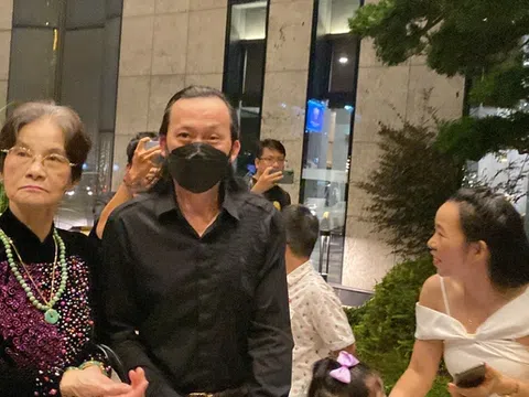 Hoài Linh bất ngờ xuất hiện tại đám cưới Mạc Văn Khoa