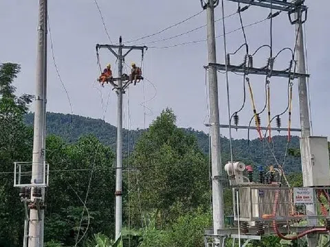 Điện về bản xóa đi niềm cơ cực của người dân