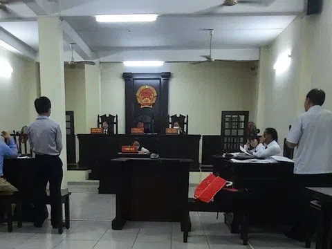 Vụ tài xế kiện Grab vì bị khóa tài khoản: Bất đồng chứng cứ trình tòa