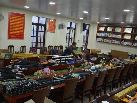 Phát hiện kho đao, kiếm, dùi cui ở Quảng Ninh
