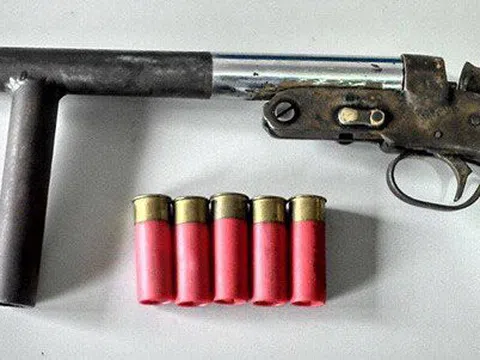 Vô tình bóp cò súng tự chế, người phụ nữ 60 tuổi tử vong