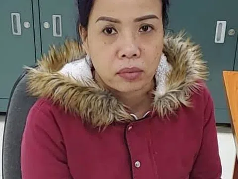 "Nữ quái" tổ chức đánh bạc, trốn truy nã đã ra đầu thú