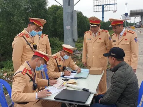 CSGT xử lý hơn 100.000 trường hợp, phạt gần 100 tỷ sau 14 ngày ra quân