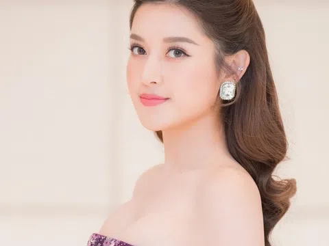 Khoe ngực đầy ăm ắp bất chấp thời tiết, nàng hậu gốc Hà thành gây choáng