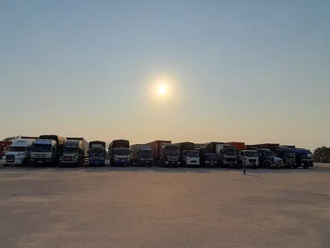 Bắt giữ vụ 14 xe tải vận chuyển 300 tấn hàng lậu ở Hải Dương