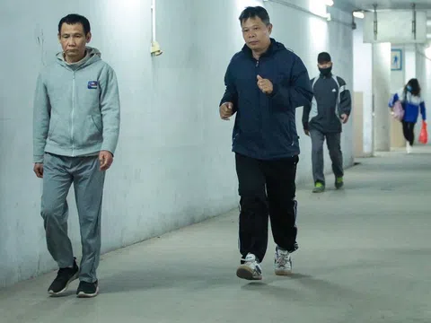 "Trốn rét" người dân xuống "lòng đất" tập thể dục