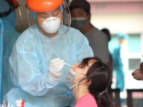 TP.HCM liên tục họp khẩn, cách ly 7 ca F1 với người nhiễm Covid-19