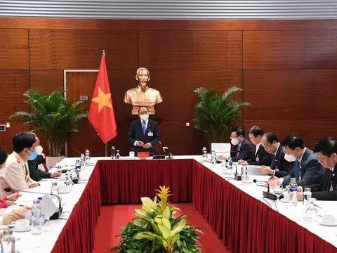 Thủ tướng họp khẩn về COVID-19 tại nơi tổ chức Đại hội Đảng