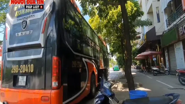 Hà Nội: “Xe dù, bến cóc” lại tái diễn trên phố Trần Vỹ