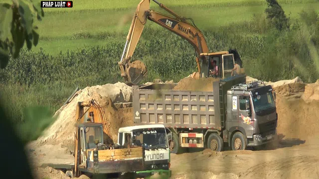 “Cát tặc” huỷ hoại môi trường sông Krông Pắk (Đắk Lắk) và vai trò của người đứng đầu địa phương