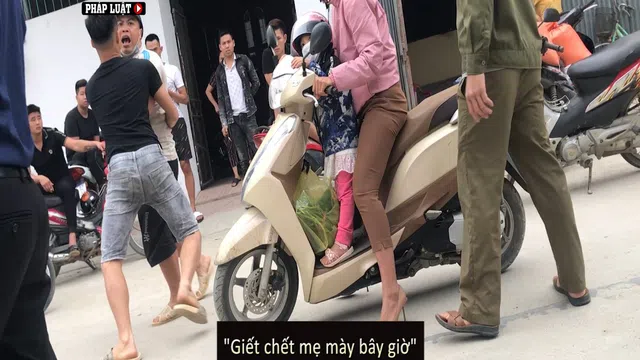 Ninh Bình: Công an giải cứu phóng viên khỏi nhóm người quá khích